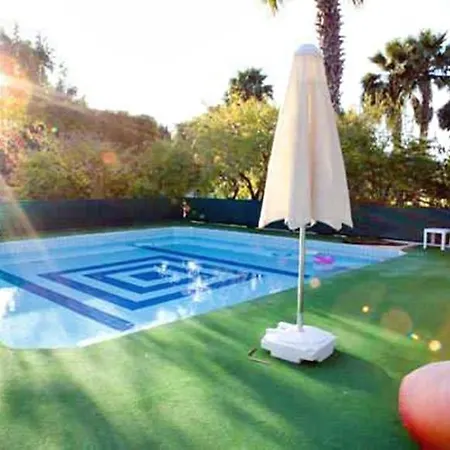 Muskebi Aparthotel 3*